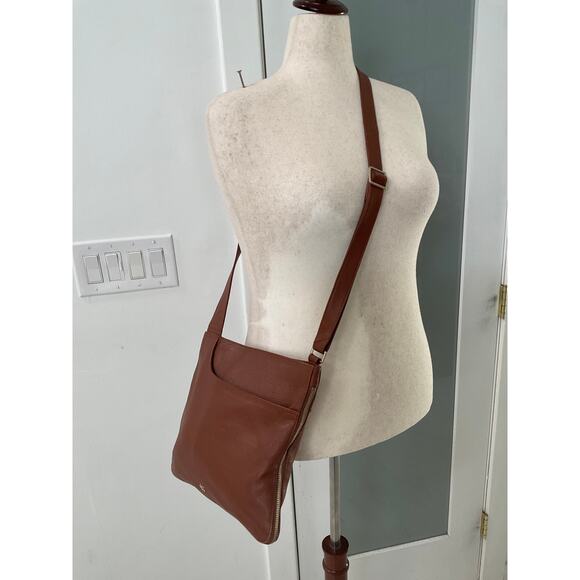 Radley London Brown medium zip-top leather crossbody bag - Picture 4 of 16